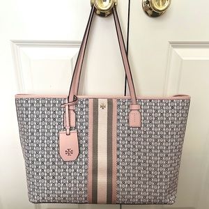 Tory Burch Gemini link large pink tote in great condition!